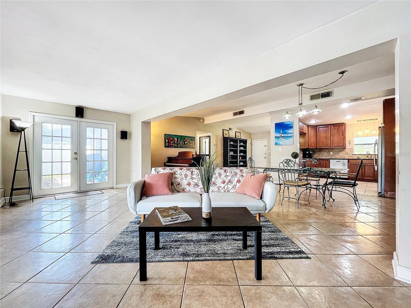 Listing photo id 15 for 311 Morningside Drive