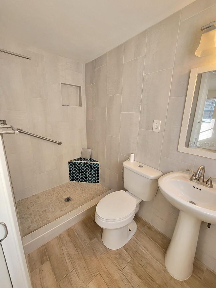 Image 18 of 27 For 3608 Brompton Drive