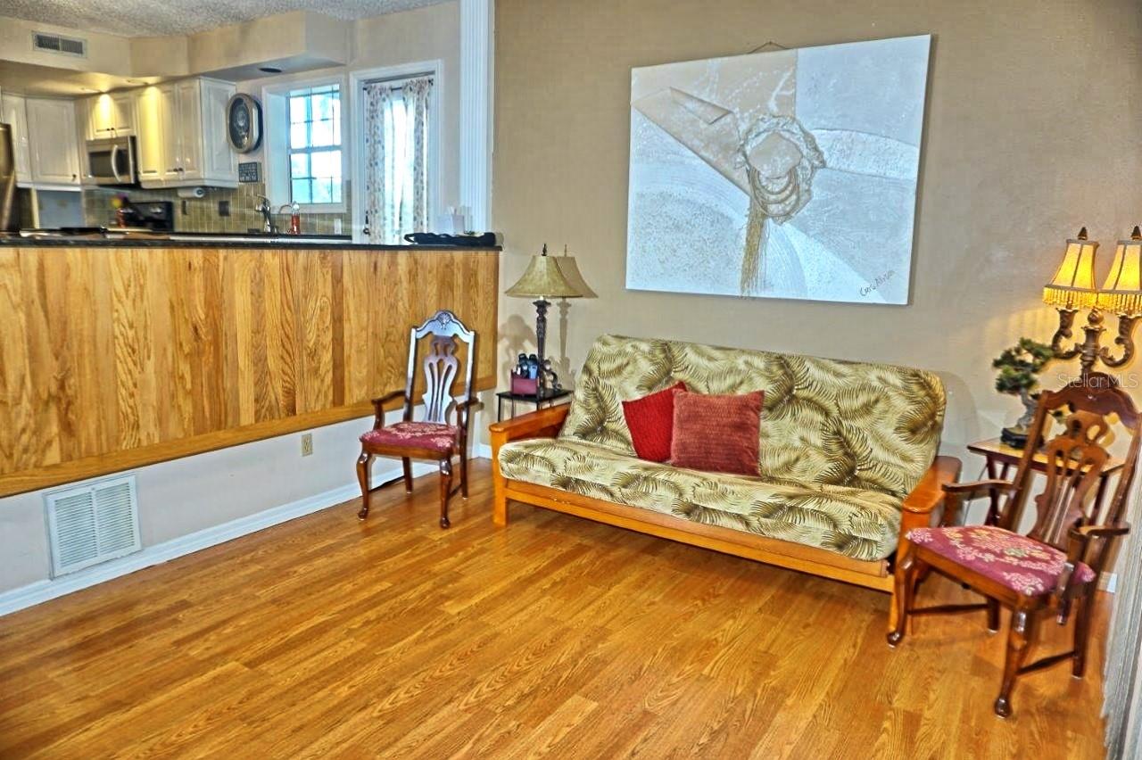 Image 10 of 36 For 2051 Vista Del Sol Circle 201