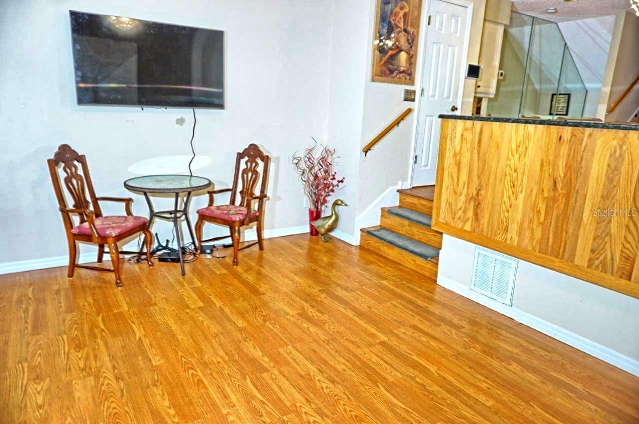 Image 12 of 36 For 2051 Vista Del Sol Circle 201