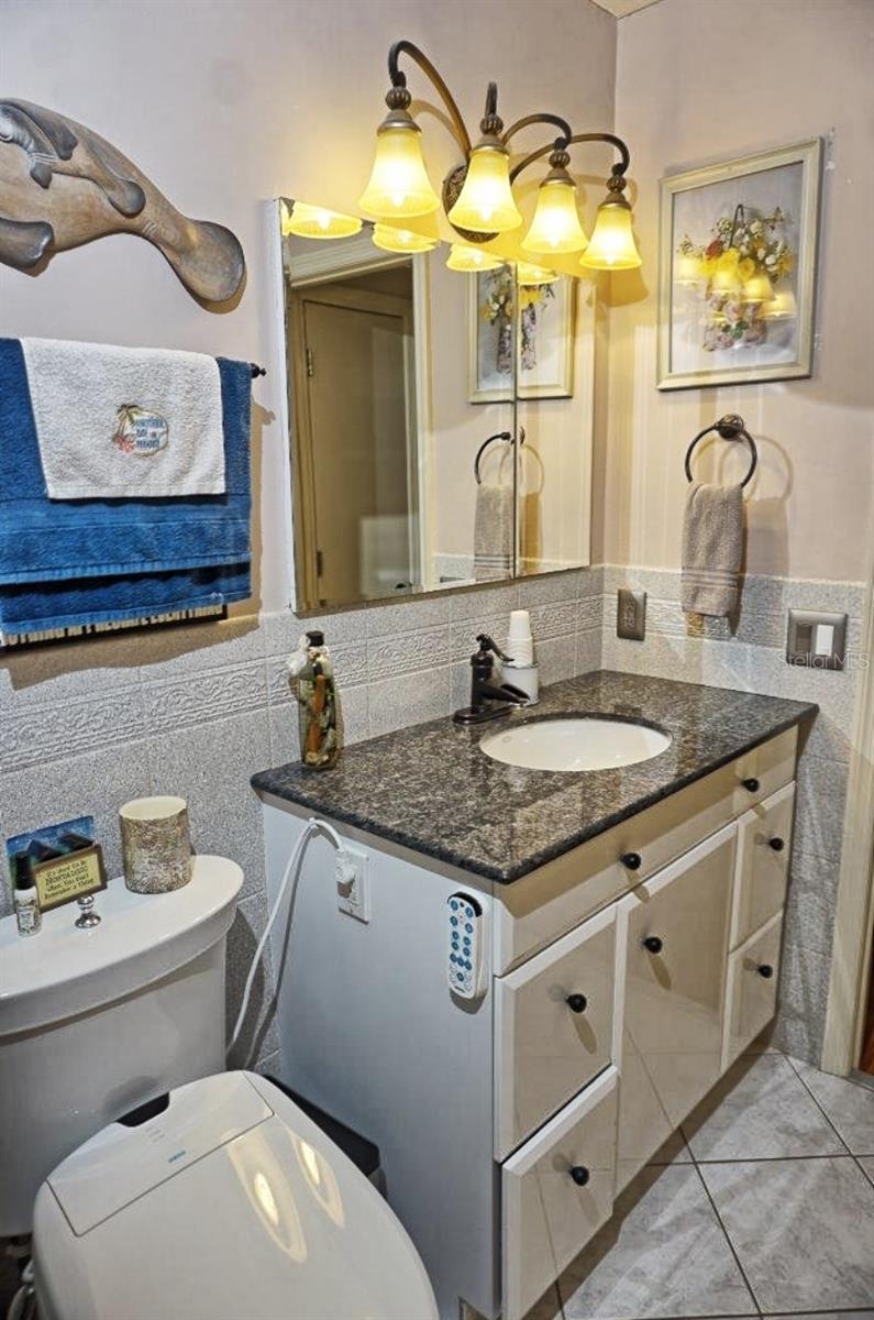 Image 24 of 36 For 2051 Vista Del Sol Circle 201