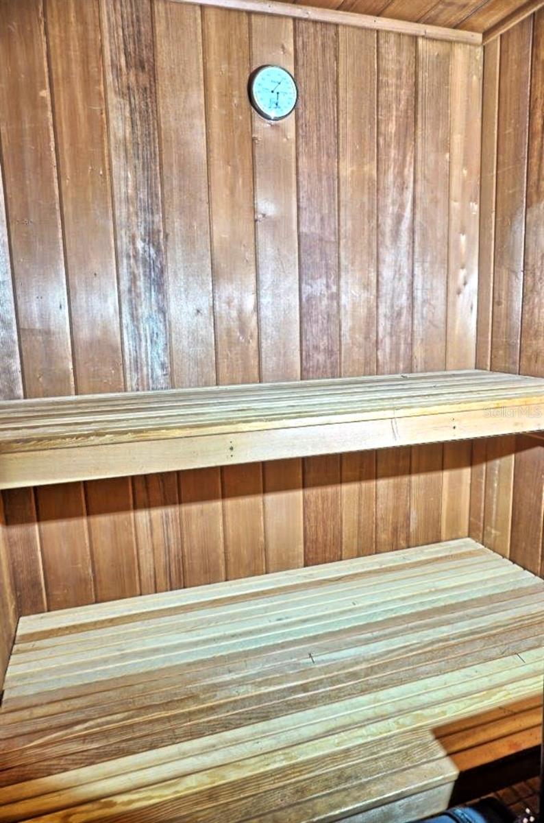 Image 30 of 36 For 2051 Vista Del Sol Circle 201