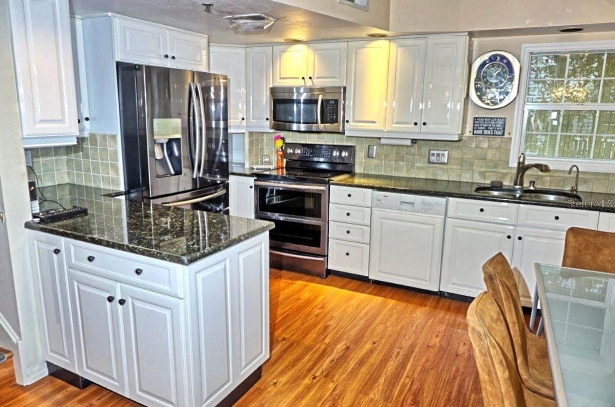 Image 4 of 36 For 2051 Vista Del Sol Circle 201