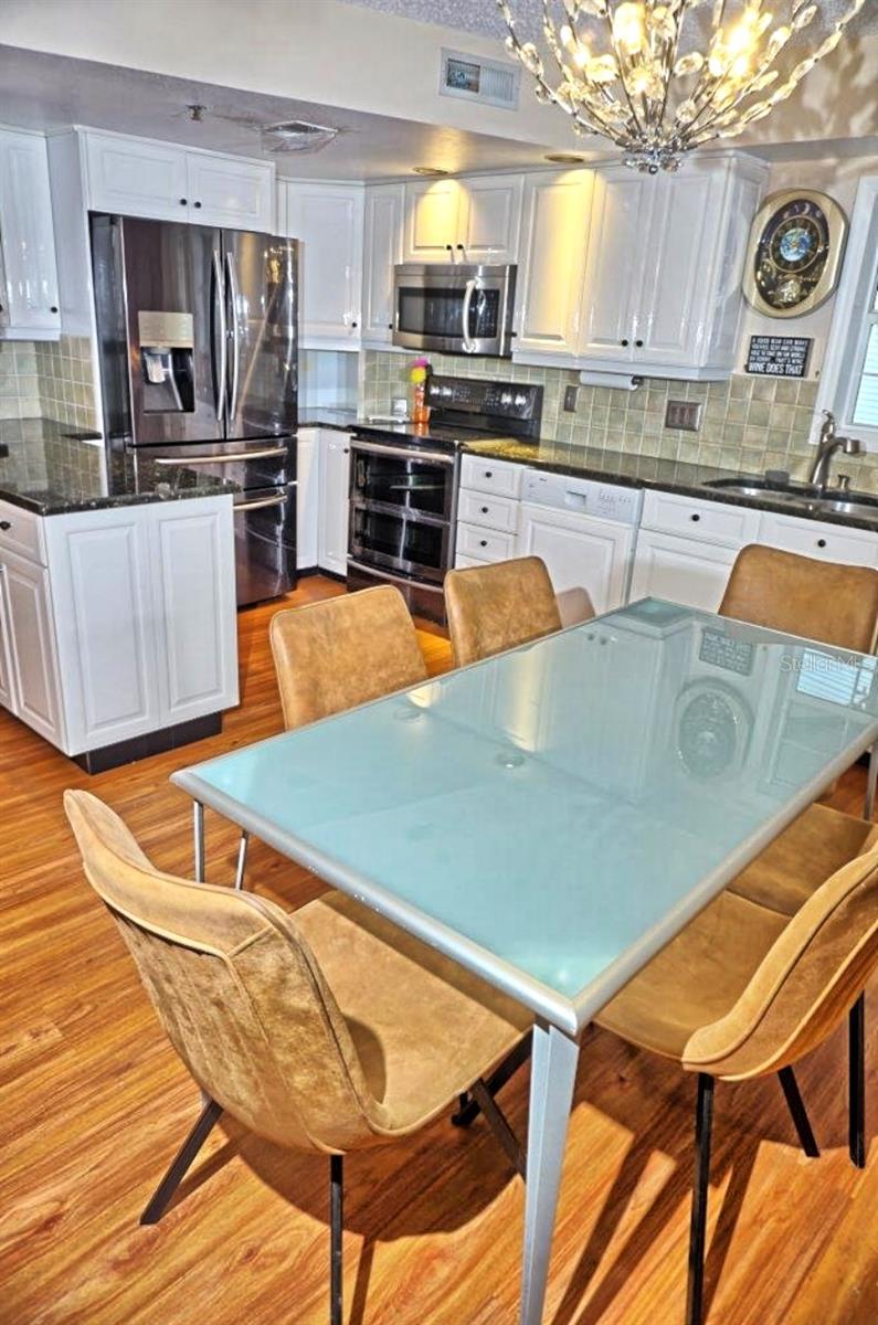 Image 7 of 36 For 2051 Vista Del Sol Circle 201