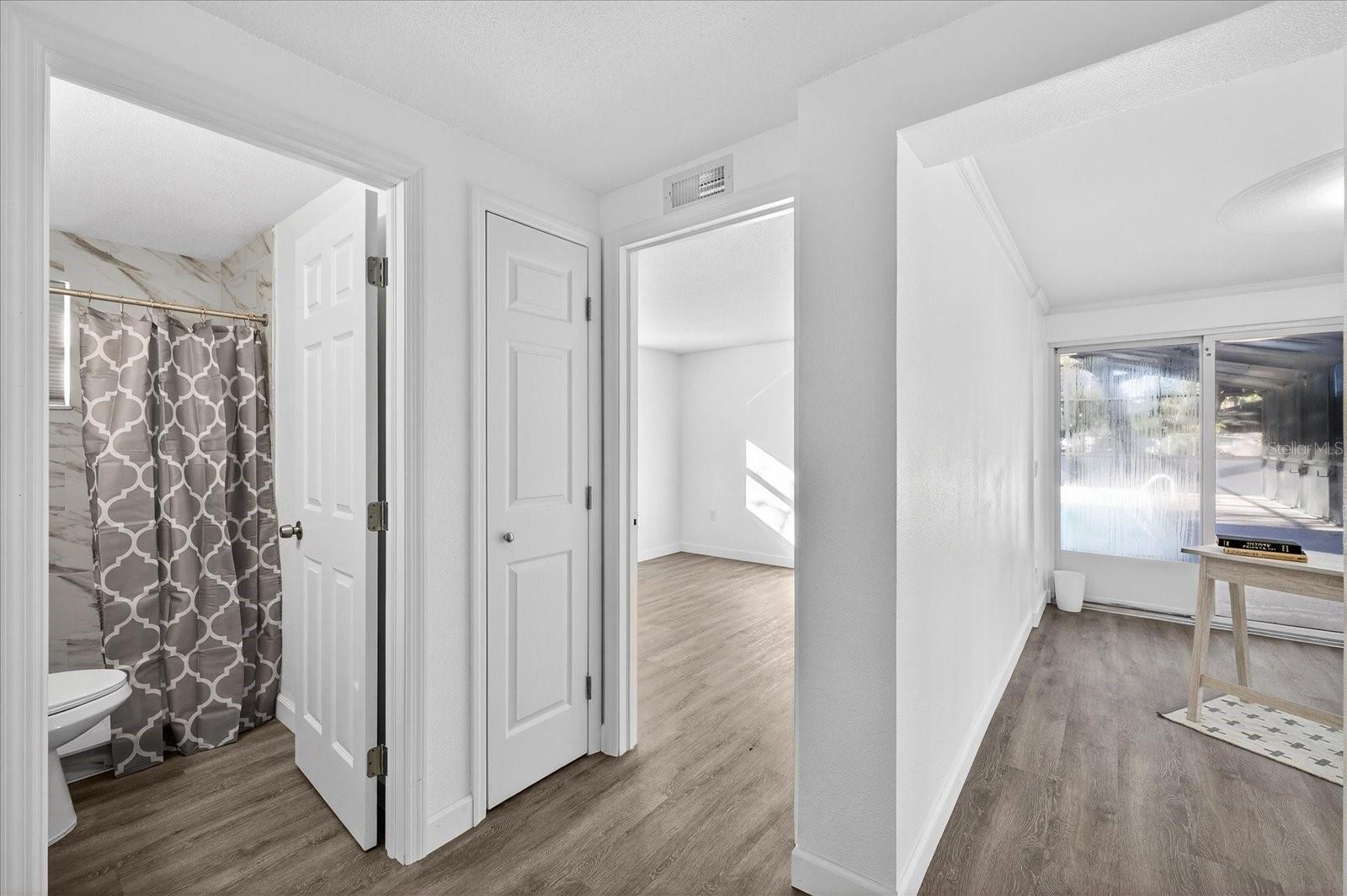 Image 24 of 48 For 4928 Amherst Court