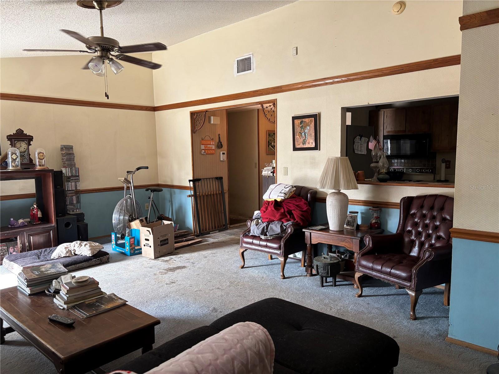 Image 14 of 15 For 1023 Mineola Circle