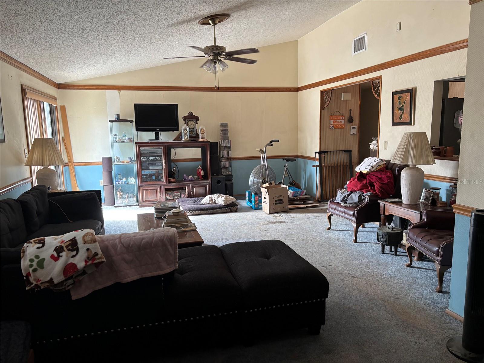 Image 5 of 15 For 1023 Mineola Circle