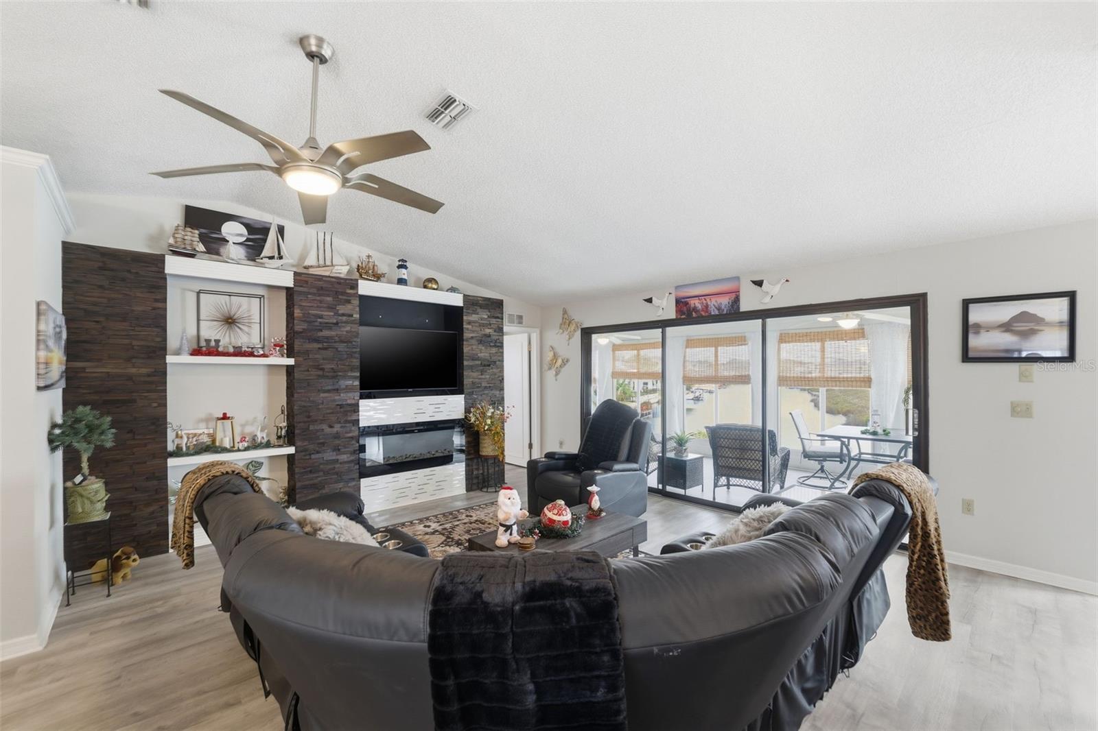 Image 5 of 75 For 3366 Bluefish Drive