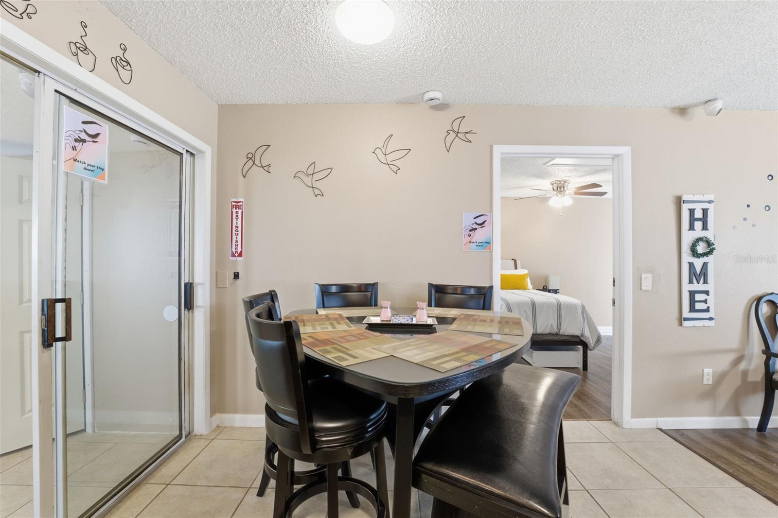 Listing photo id 8 for 3290 Seaview Drive