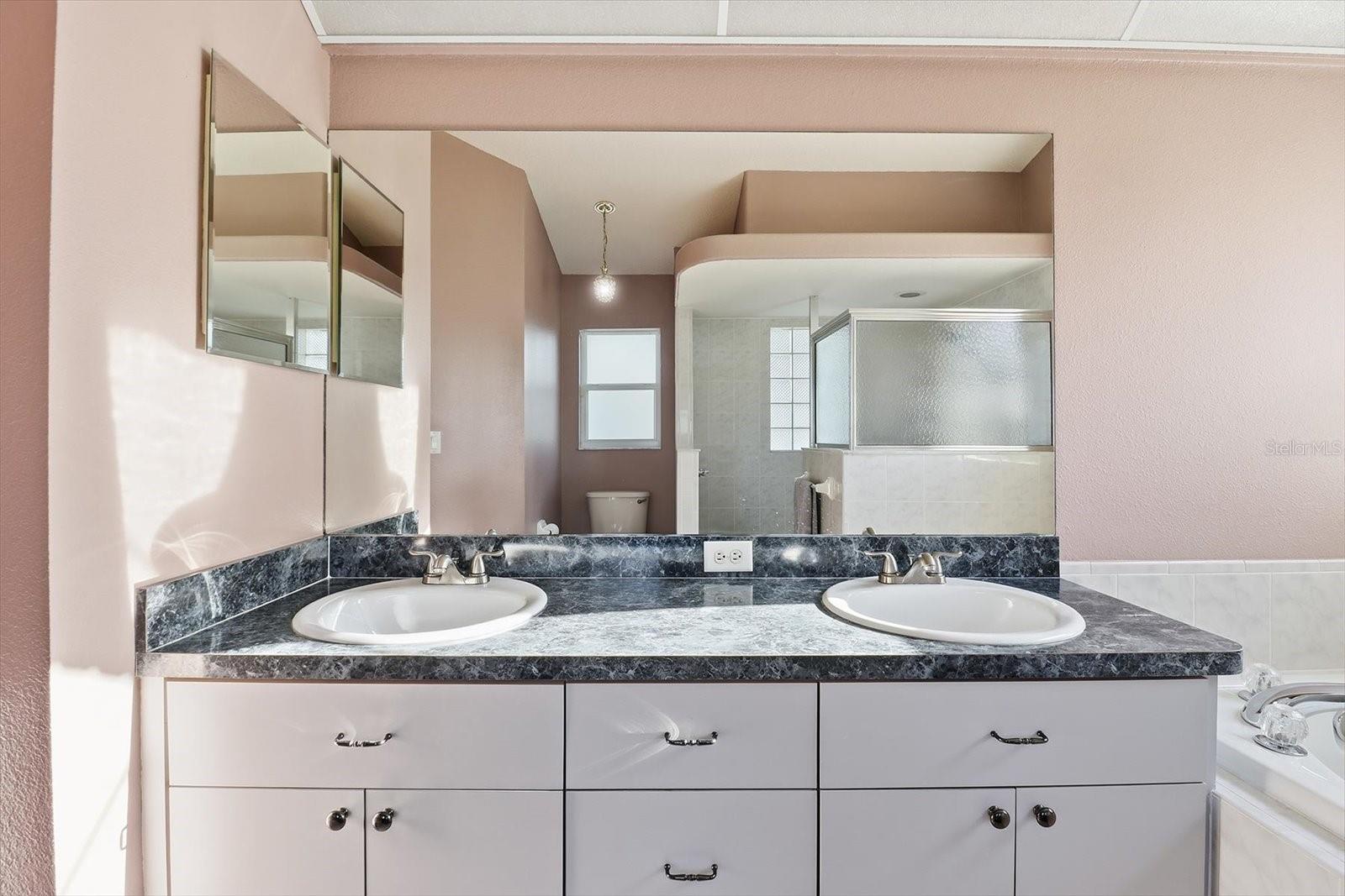 Image 23 of 46 For 3 Ipomoea Court