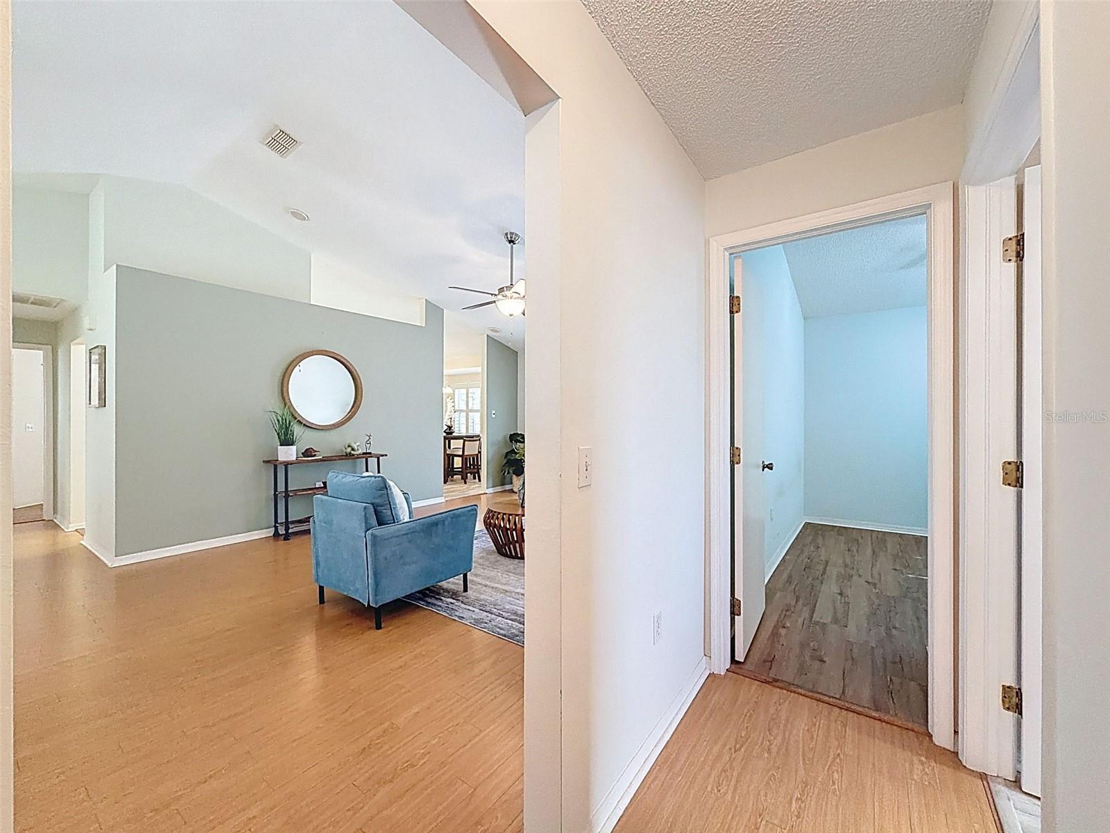 Listing photo id 35 for 9434 Holnwon Court