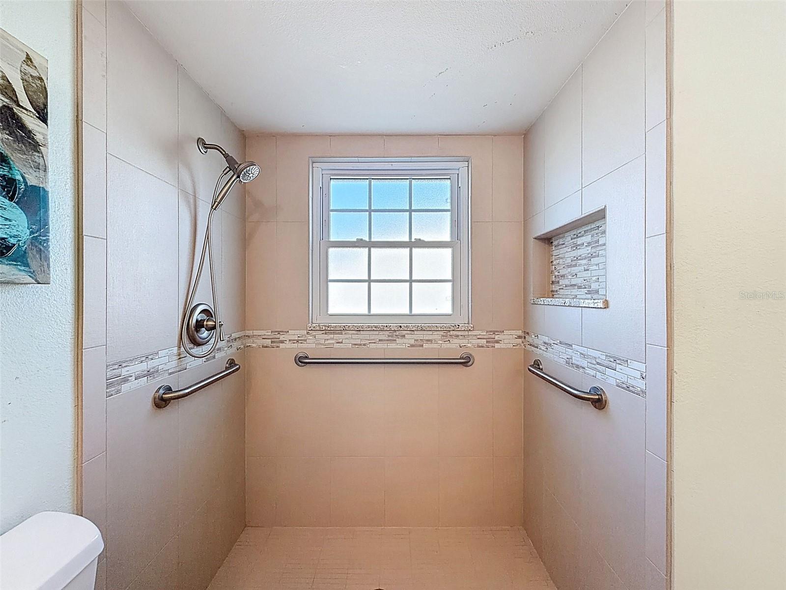 Listing photo id 37 for 9434 Holnwon Court