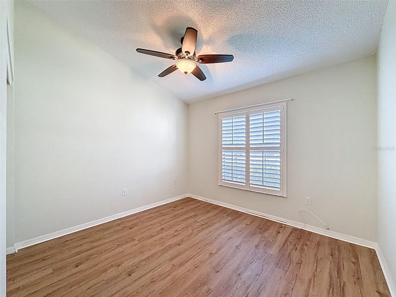 Listing photo id 38 for 9434 Holnwon Court