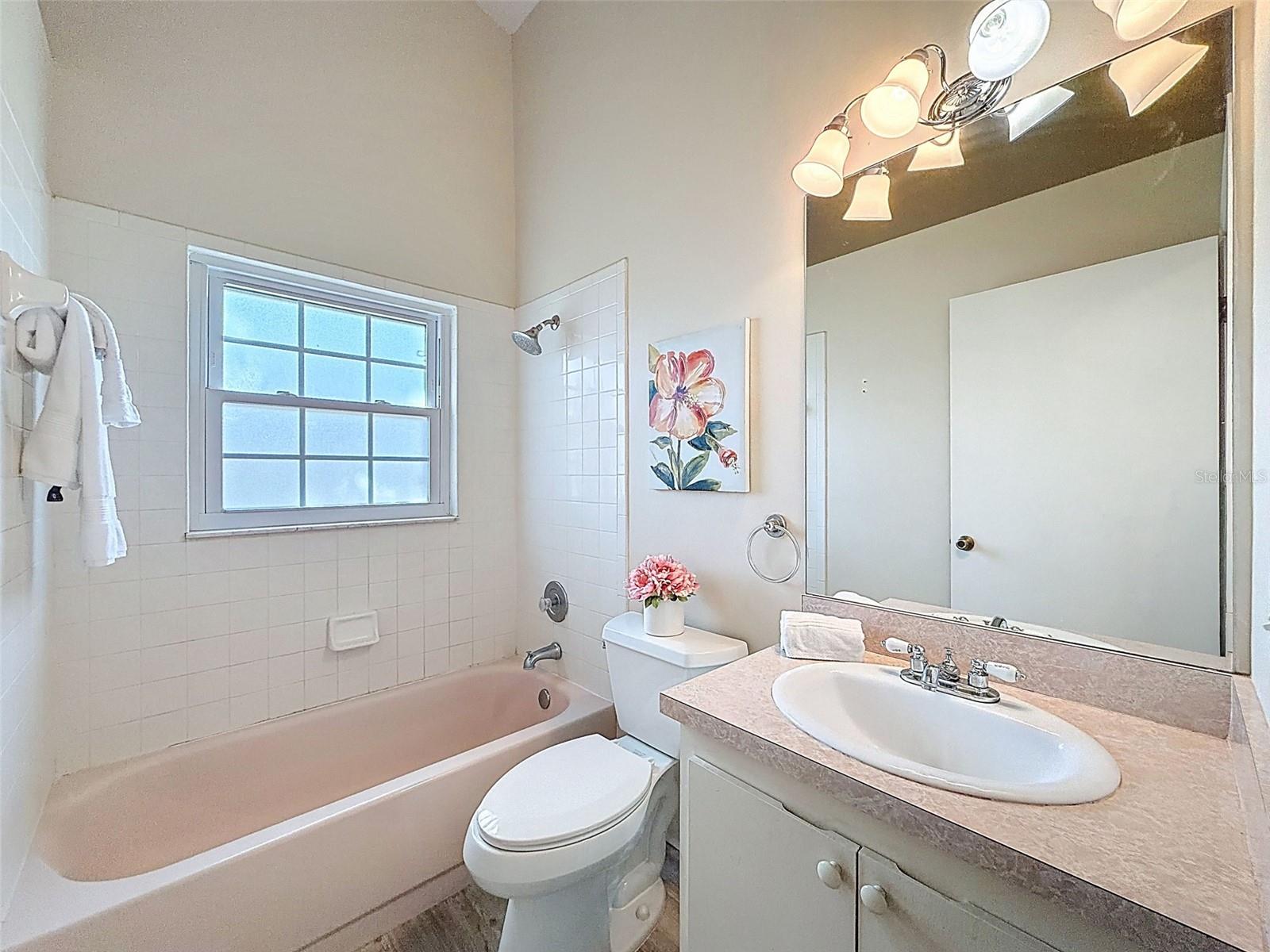 Listing photo id 41 for 9434 Holnwon Court