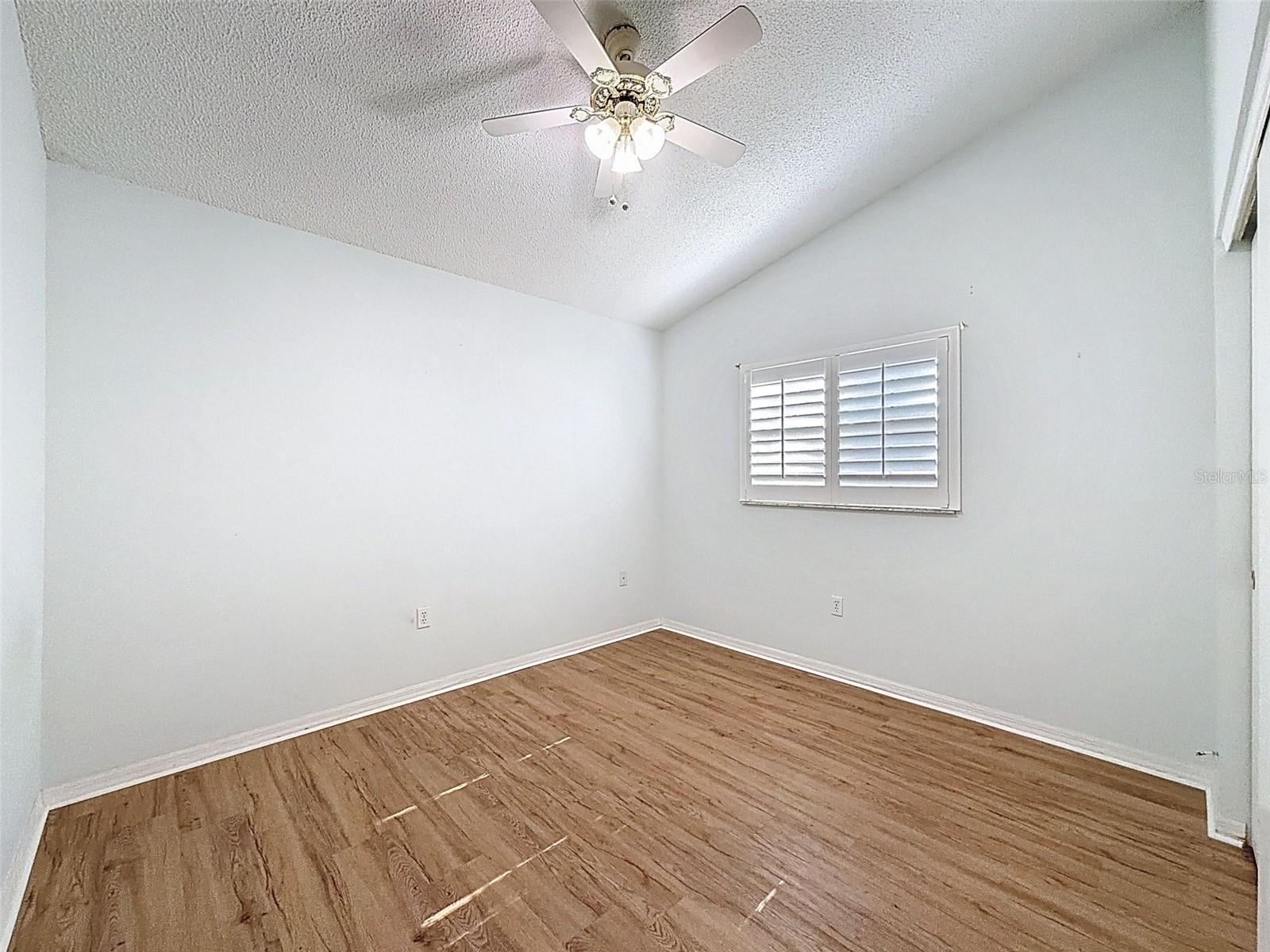 Listing photo id 44 for 9434 Holnwon Court