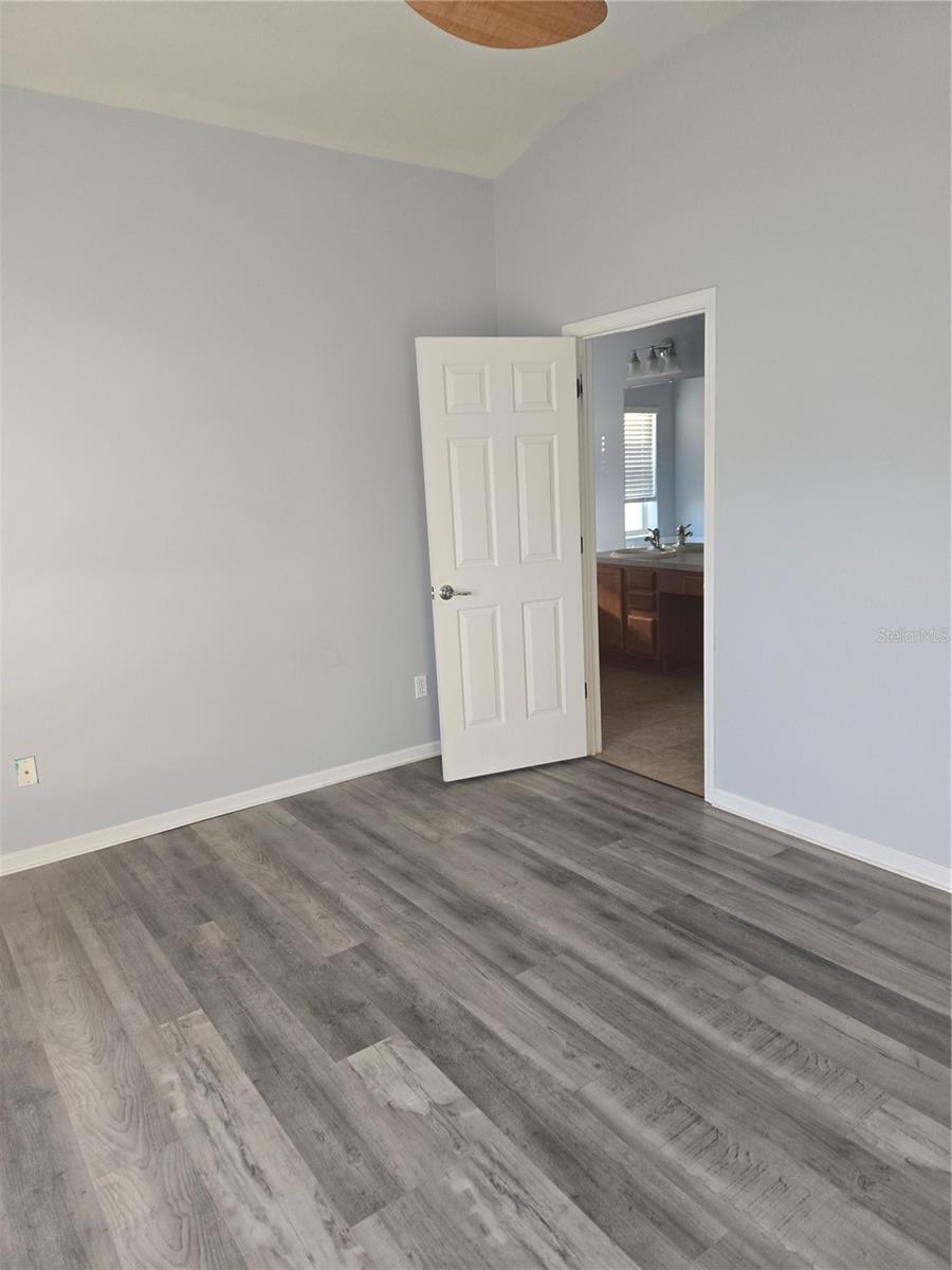 Image 10 of 11 For 14392 Wake Robin Drive