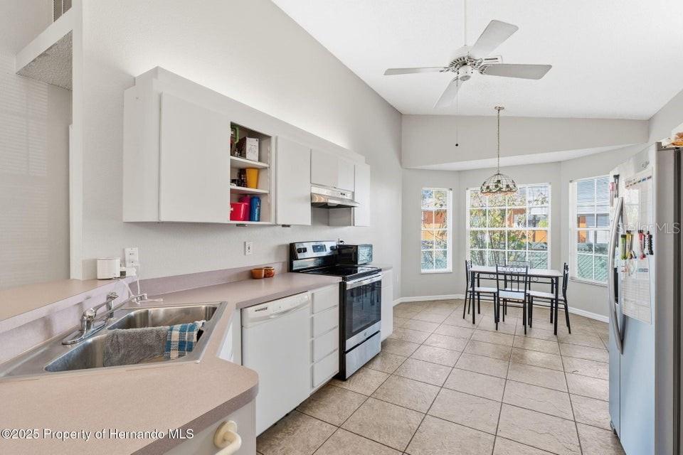 Image 12 of 34 For 10290 Adler Street