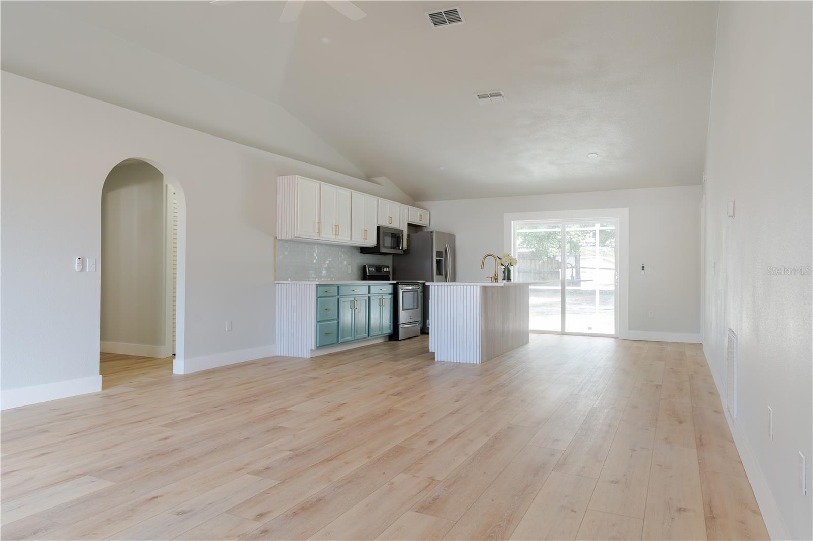 Image 5 of 25 For 10224 Bannister Street