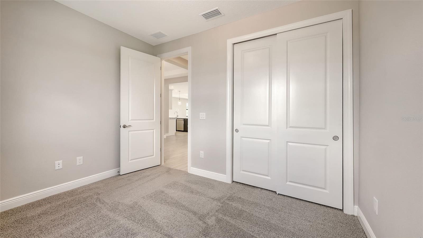 Image 34 of 43 For 14517 Coastal Woodland Lane