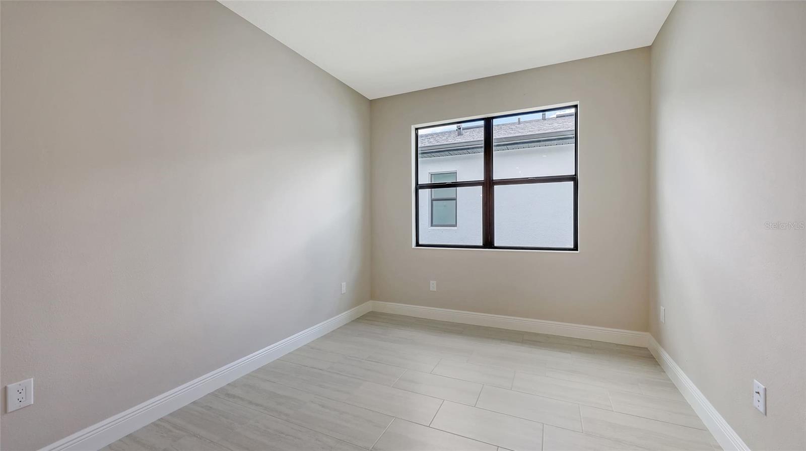 Image 38 of 43 For 14517 Coastal Woodland Lane