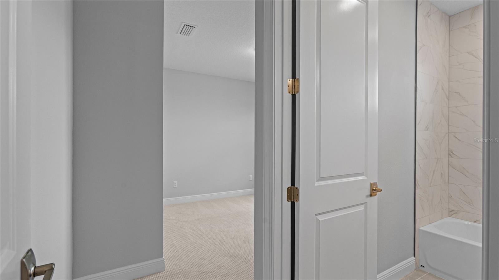 Image 22 of 35 For 14443 Coastal Woodland Lane