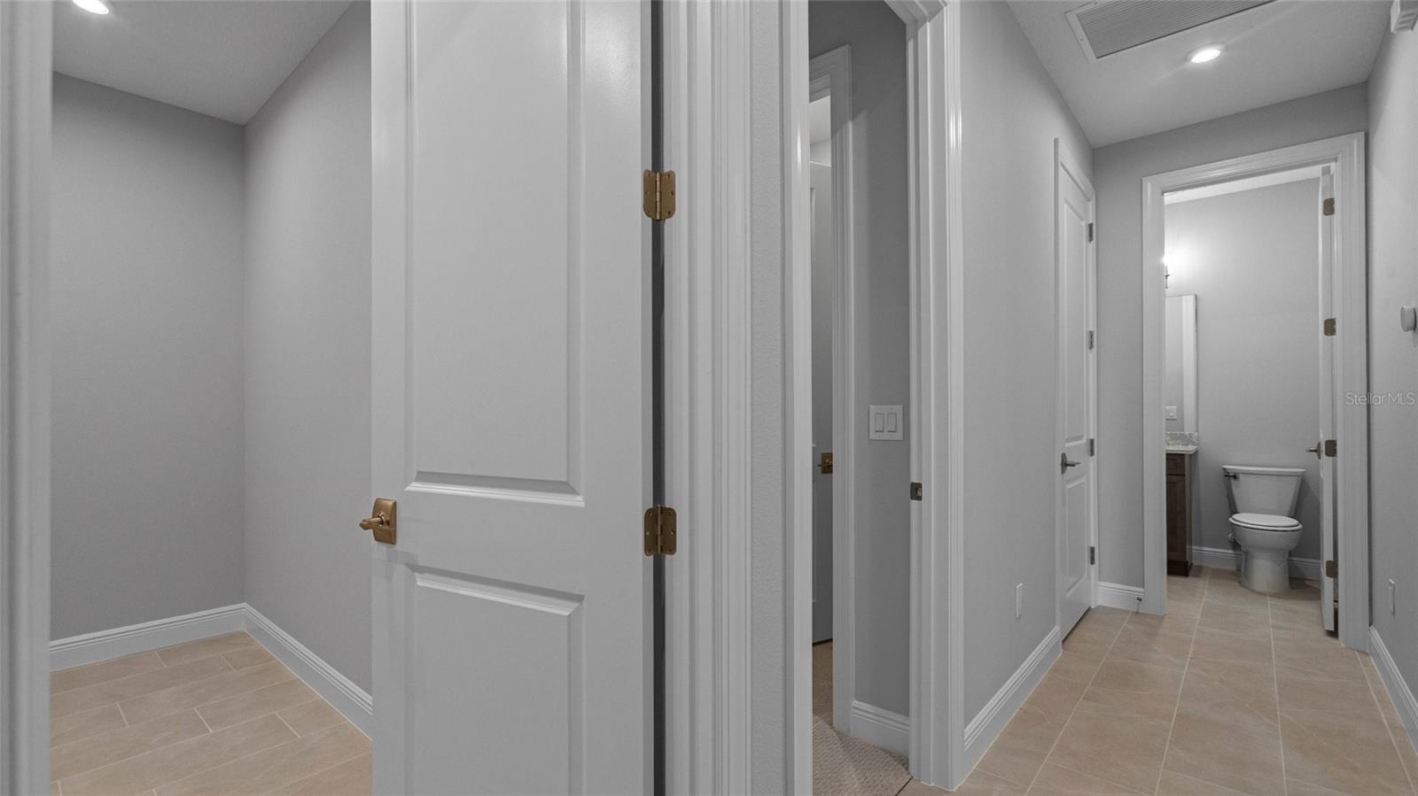 Image 24 of 35 For 14443 Coastal Woodland Lane