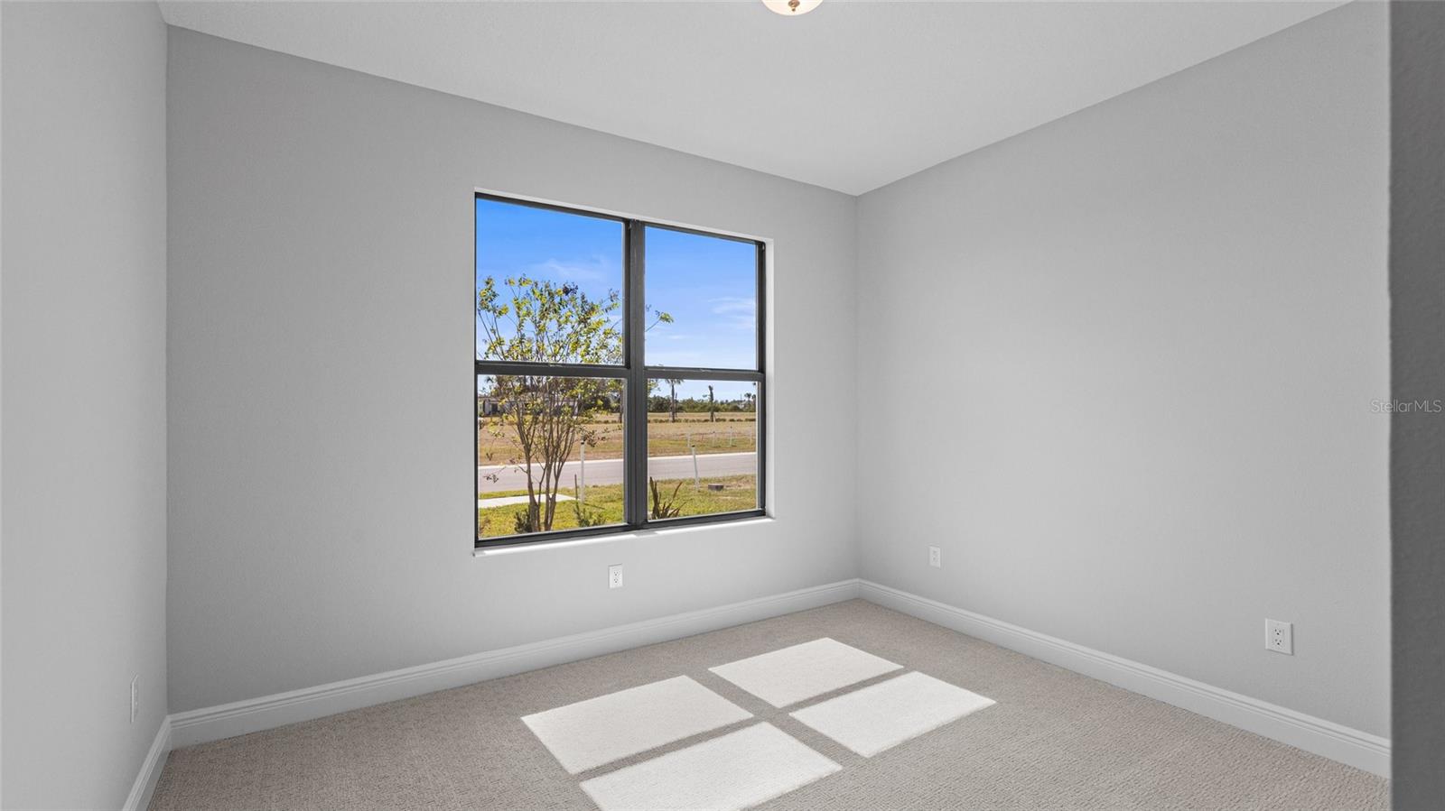 Image 12 of 34 For 14444 Woodland Preserve Trail