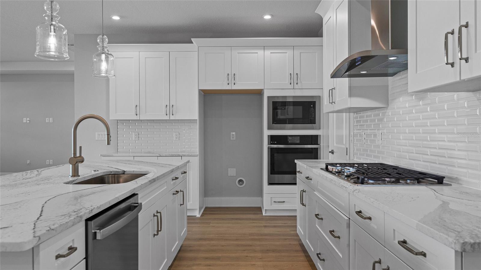 Image 7 of 34 For 14444 Woodland Preserve Trail