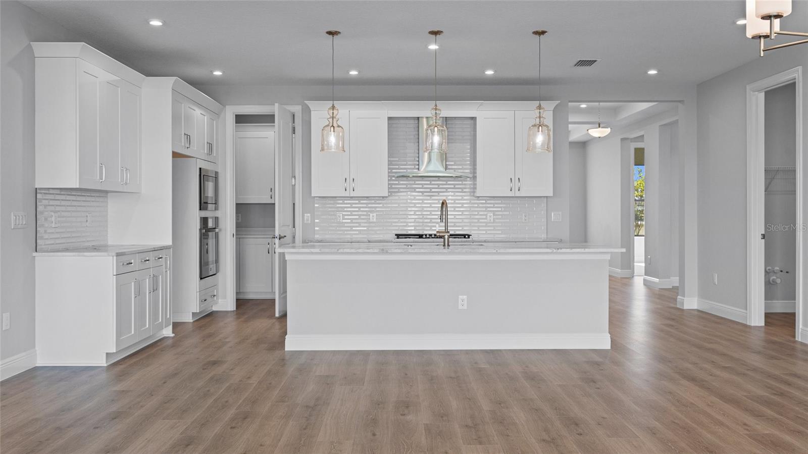 Image 8 of 34 For 14444 Woodland Preserve Trail