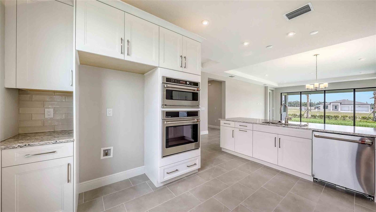 Image 16 of 36 For 14370 Hammock Oak Street