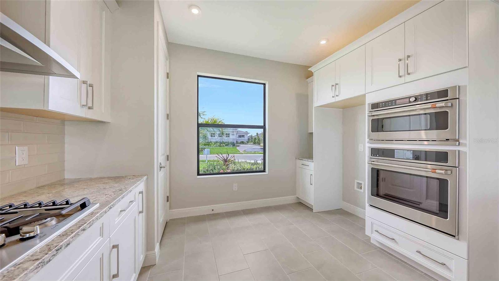 Image 17 of 36 For 14370 Hammock Oak Street