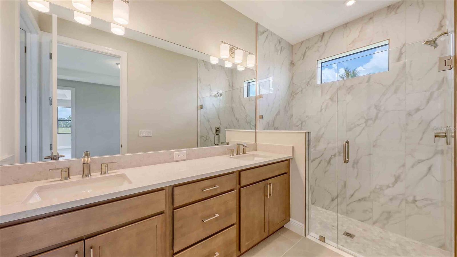 Image 20 of 36 For 14370 Hammock Oak Street