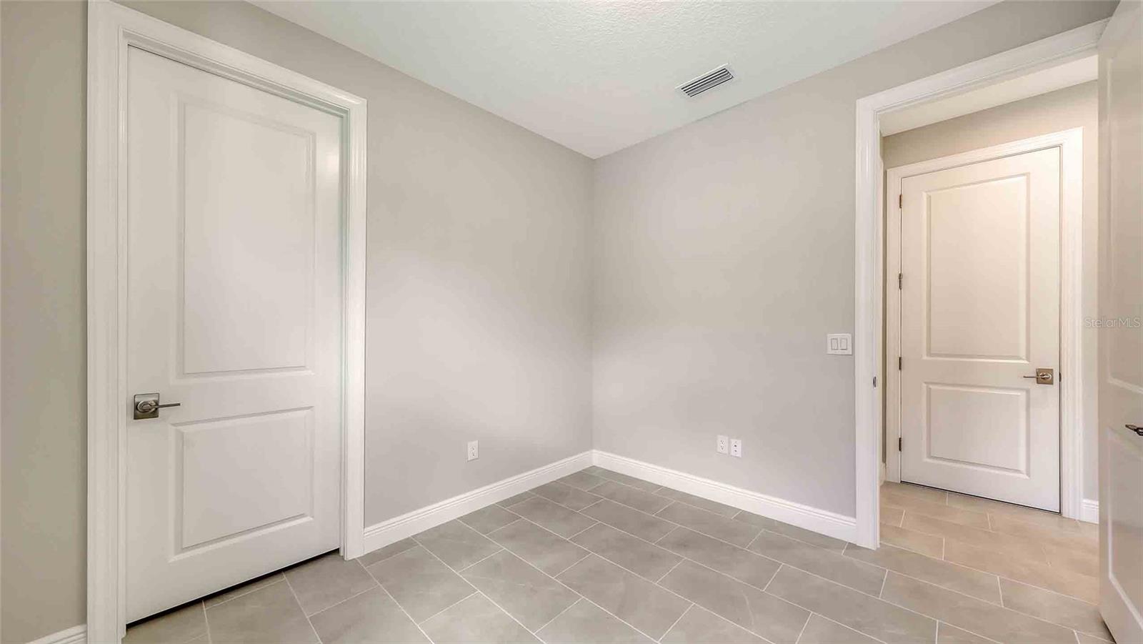 Image 25 of 36 For 14370 Hammock Oak Street