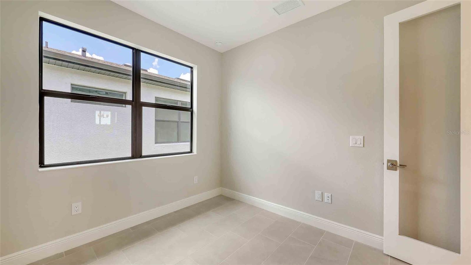 Image 32 of 36 For 14370 Hammock Oak Street