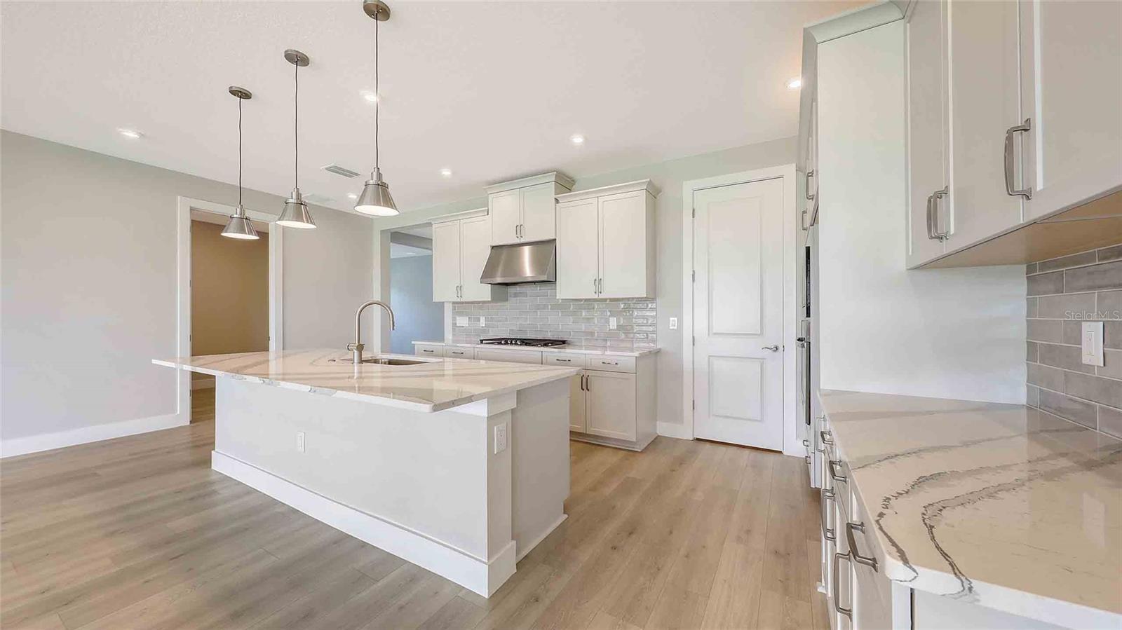 Image 18 of 47 For 14451 Coastal Woodland Lane