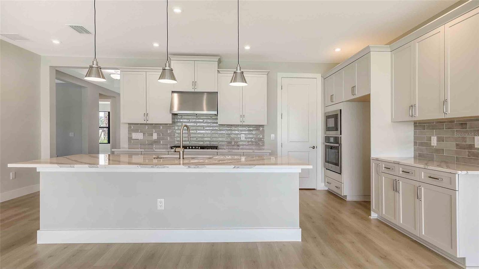 Image 19 of 47 For 14451 Coastal Woodland Lane