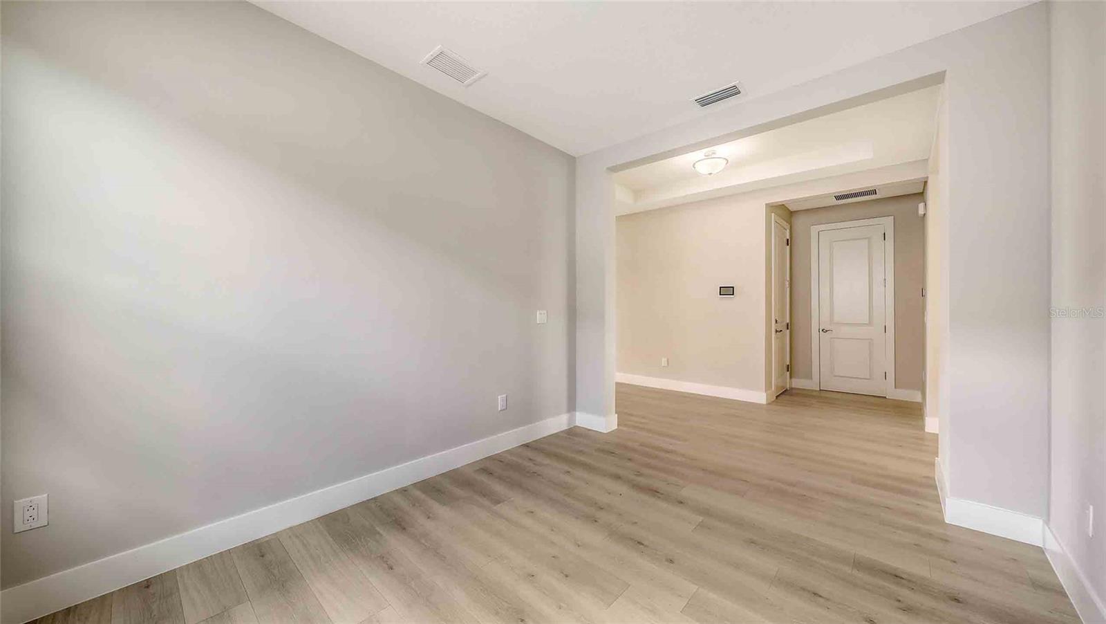 Image 35 of 47 For 14451 Coastal Woodland Lane