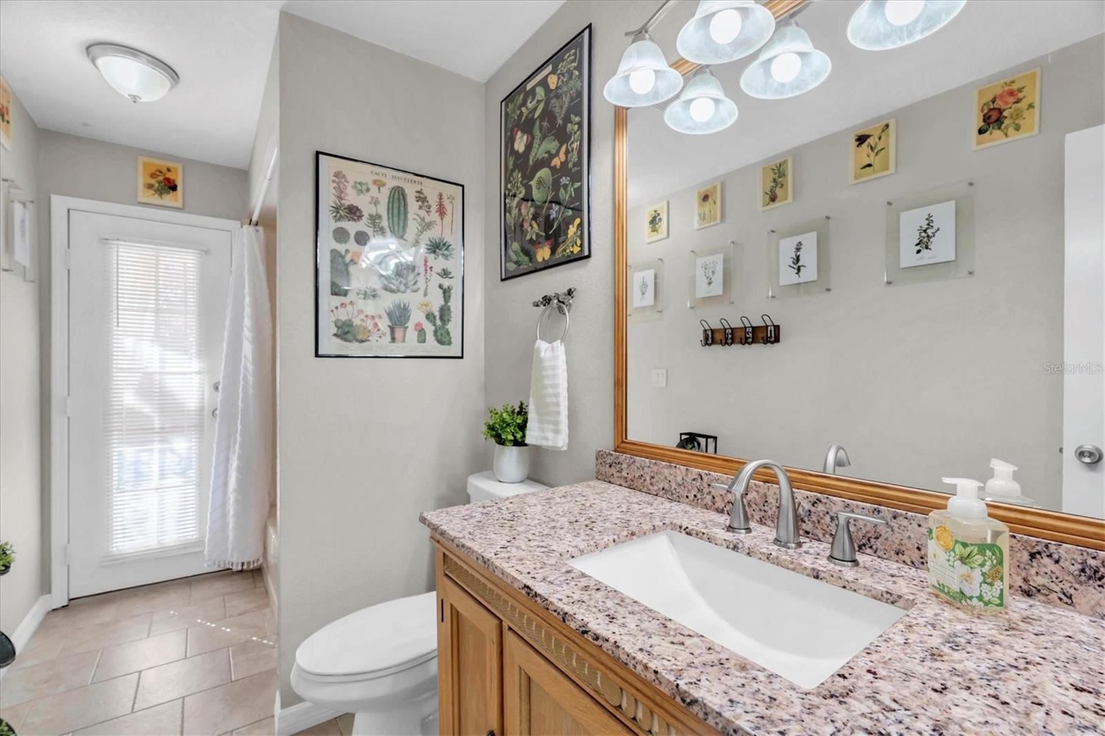 Listing photo id 14 for 5206 Lagos Court