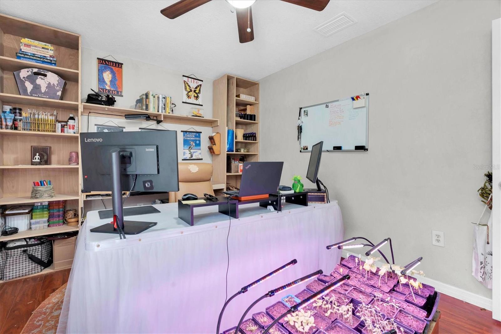 Listing photo id 18 for 5206 Lagos Court