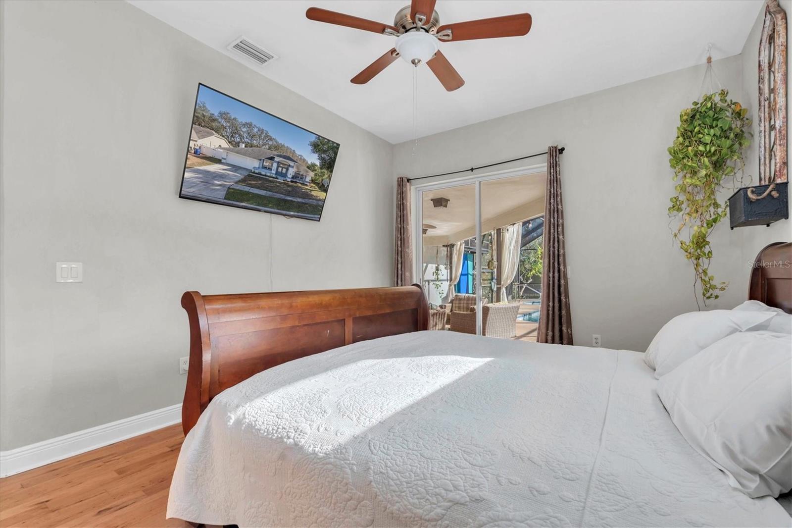 Listing photo id 23 for 5206 Lagos Court