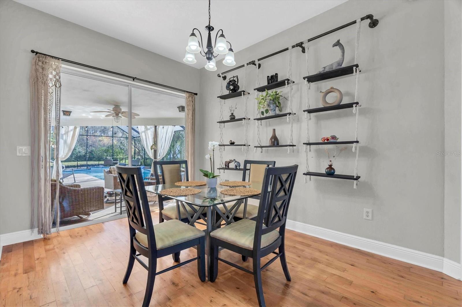 Listing photo id 26 for 5206 Lagos Court