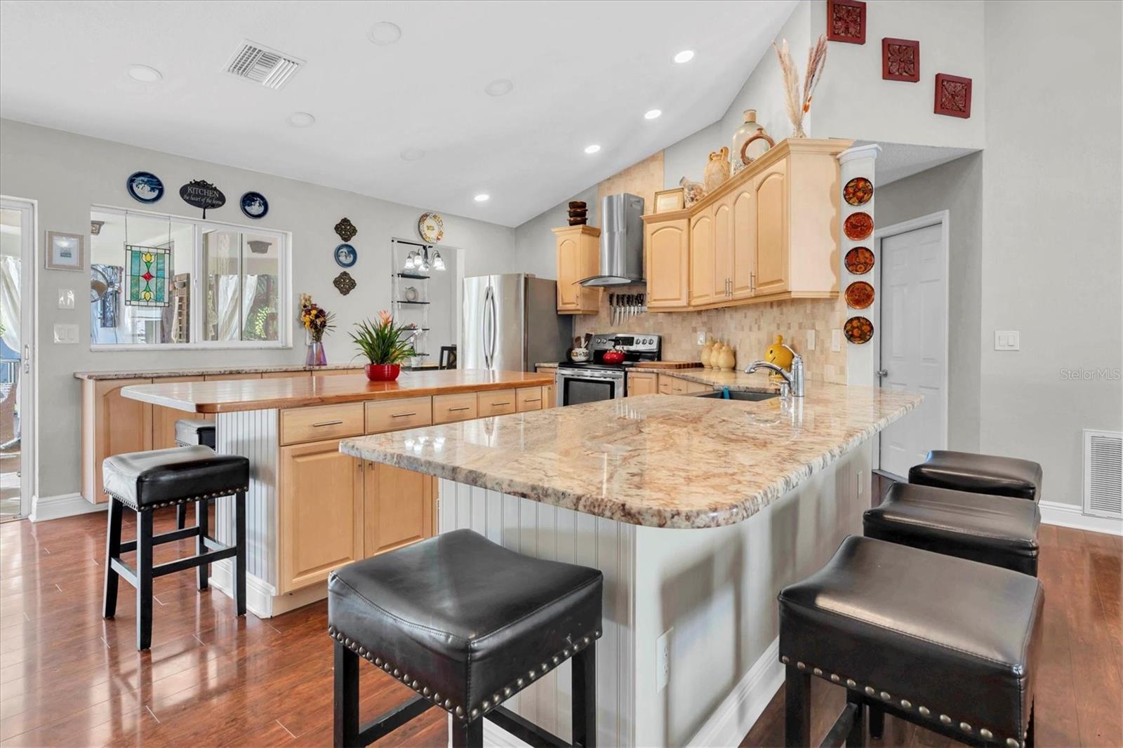 Listing photo id 27 for 5206 Lagos Court