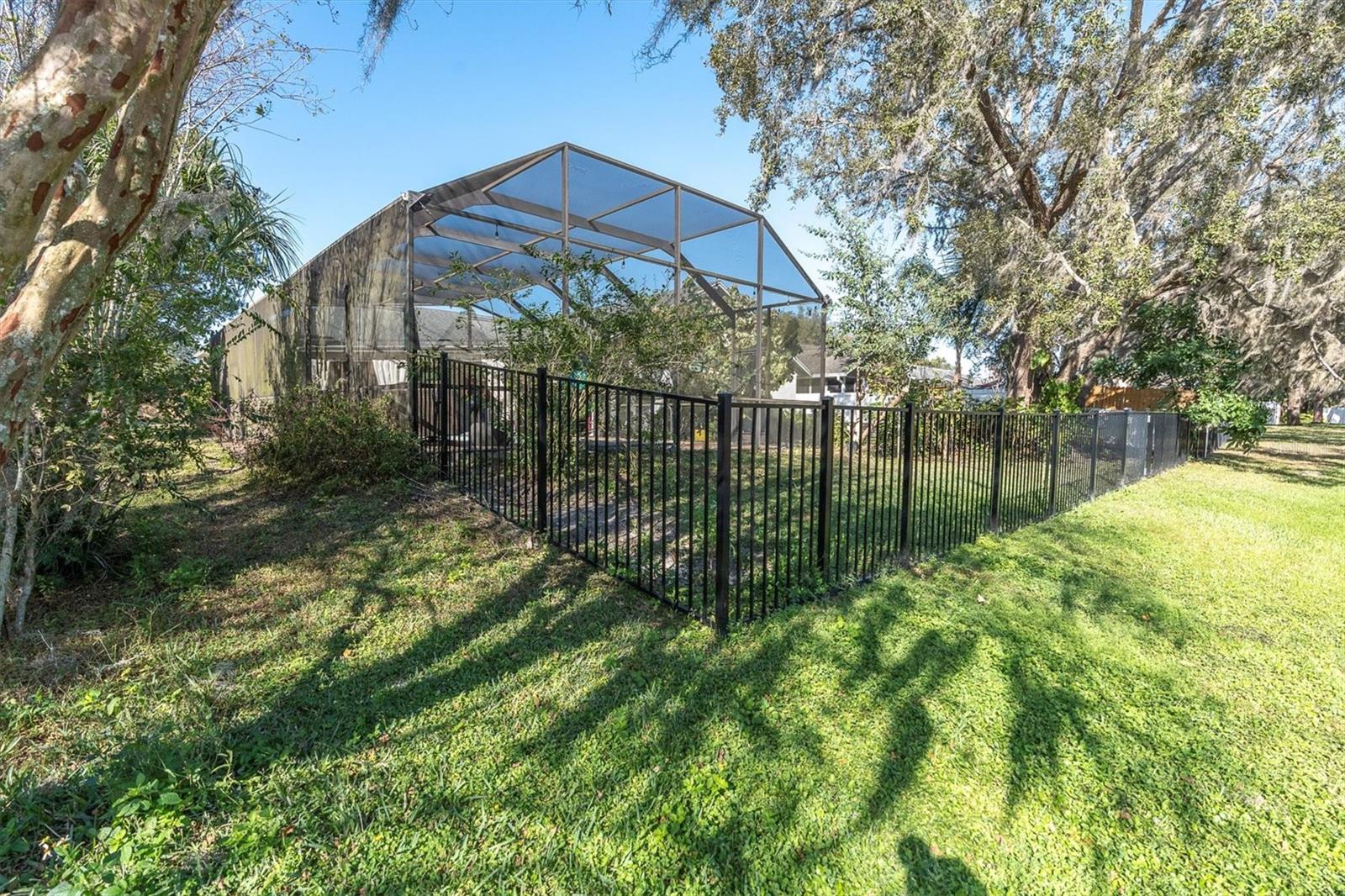 Listing photo id 42 for 5206 Lagos Court