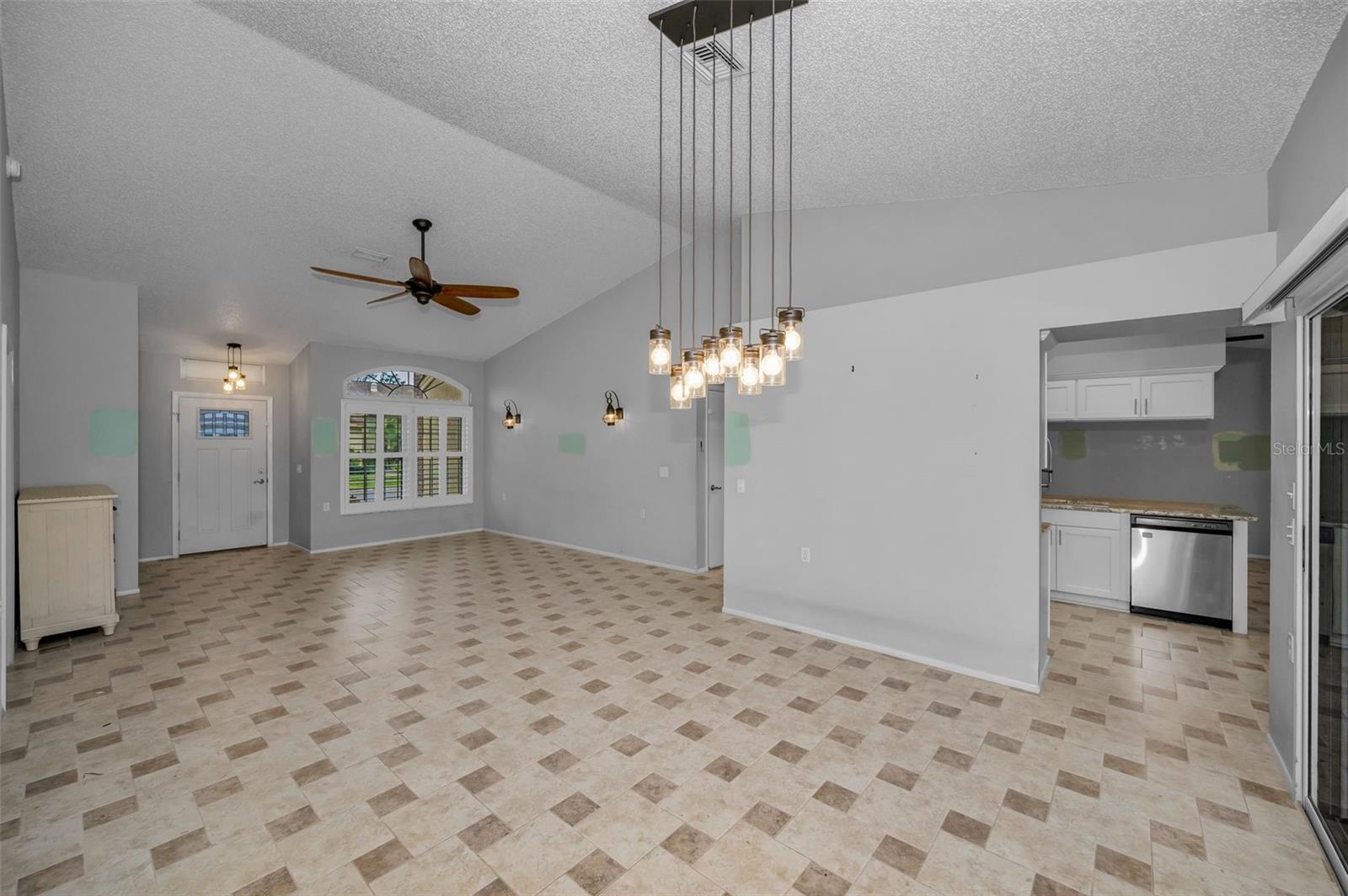 Image 11 of 75 For 6525 Pine Walk Drive