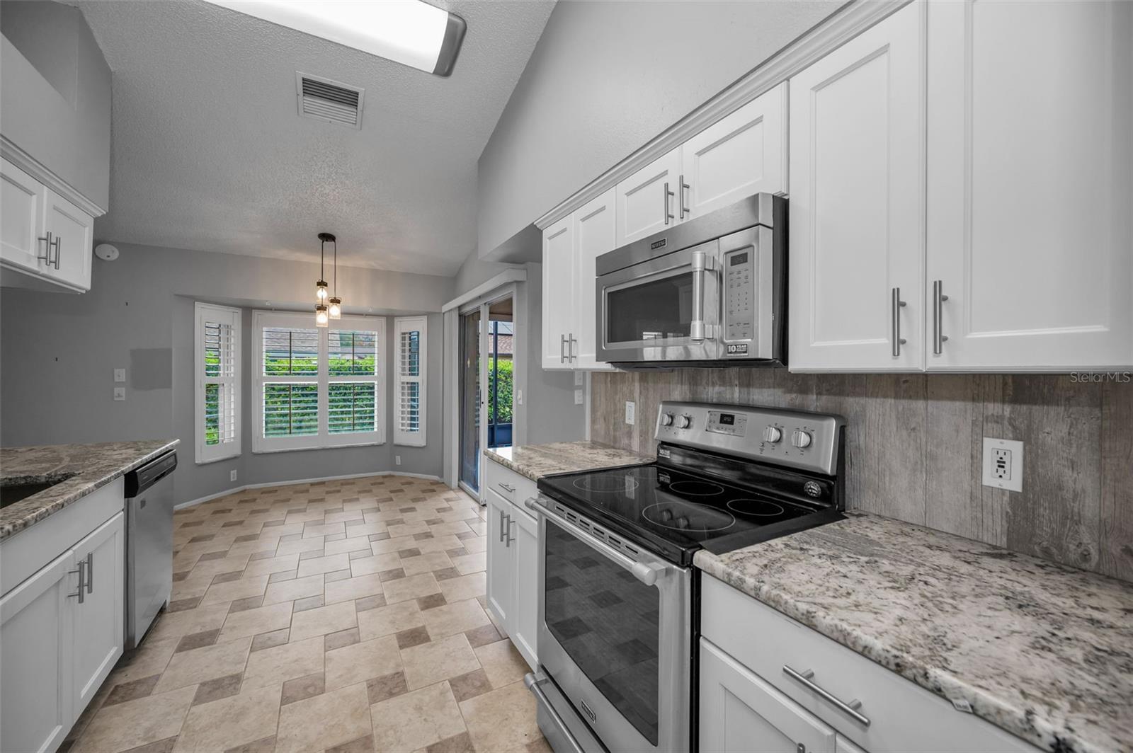 Image 18 of 75 For 6525 Pine Walk Drive