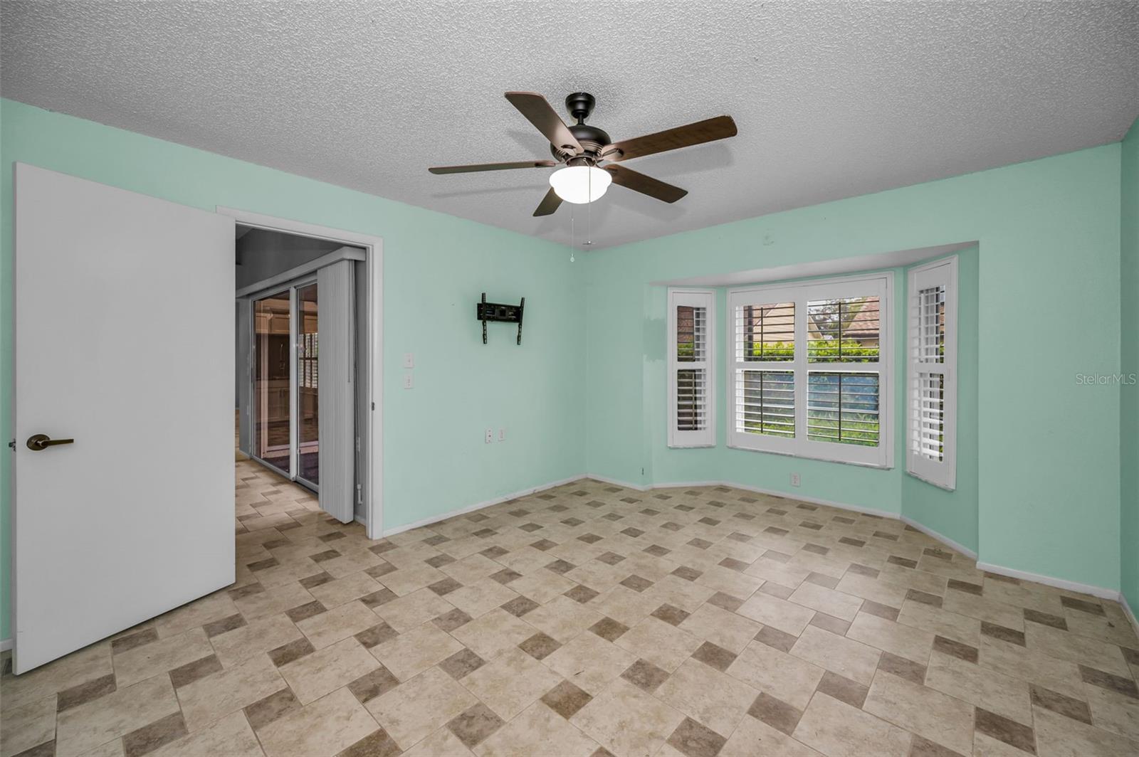 Image 24 of 75 For 6525 Pine Walk Drive