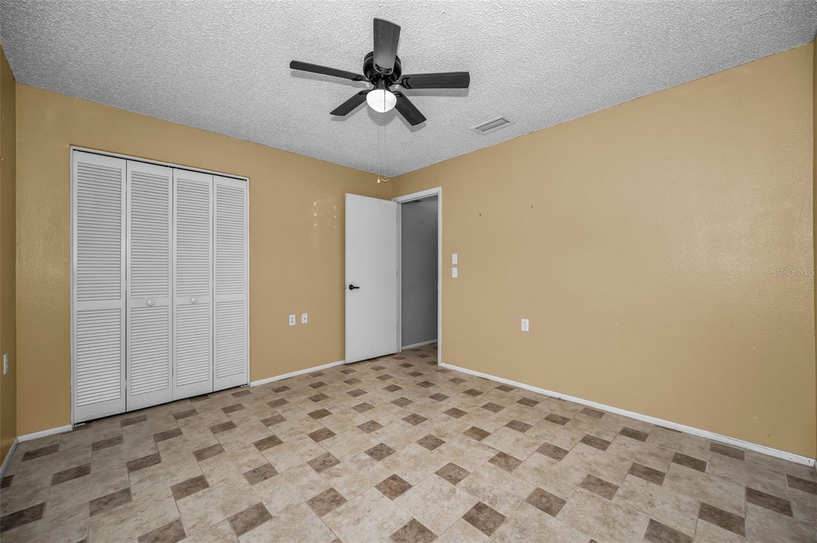 Image 31 of 75 For 6525 Pine Walk Drive