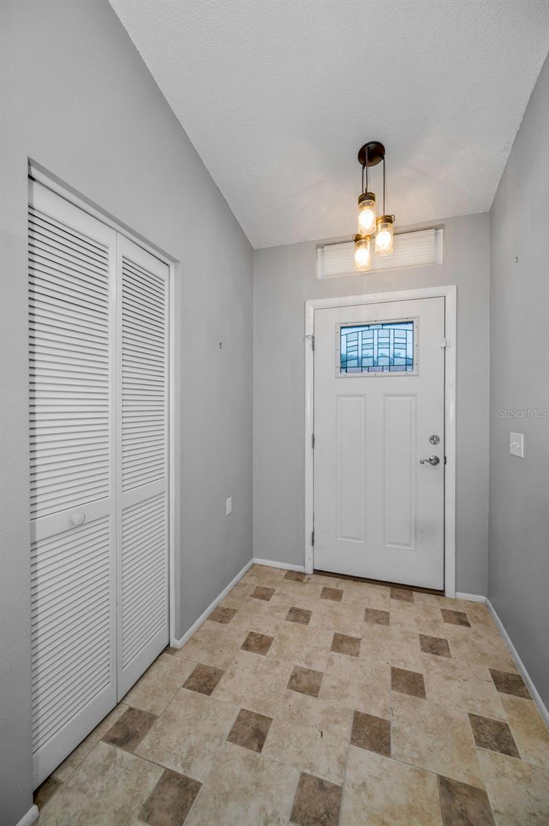 Image 6 of 75 For 6525 Pine Walk Drive