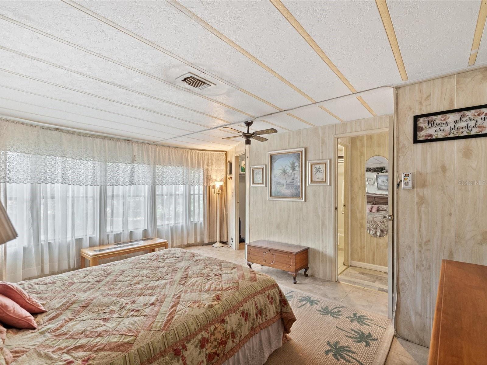 Image 10 of 46 For 17718 Rockledge Avenue