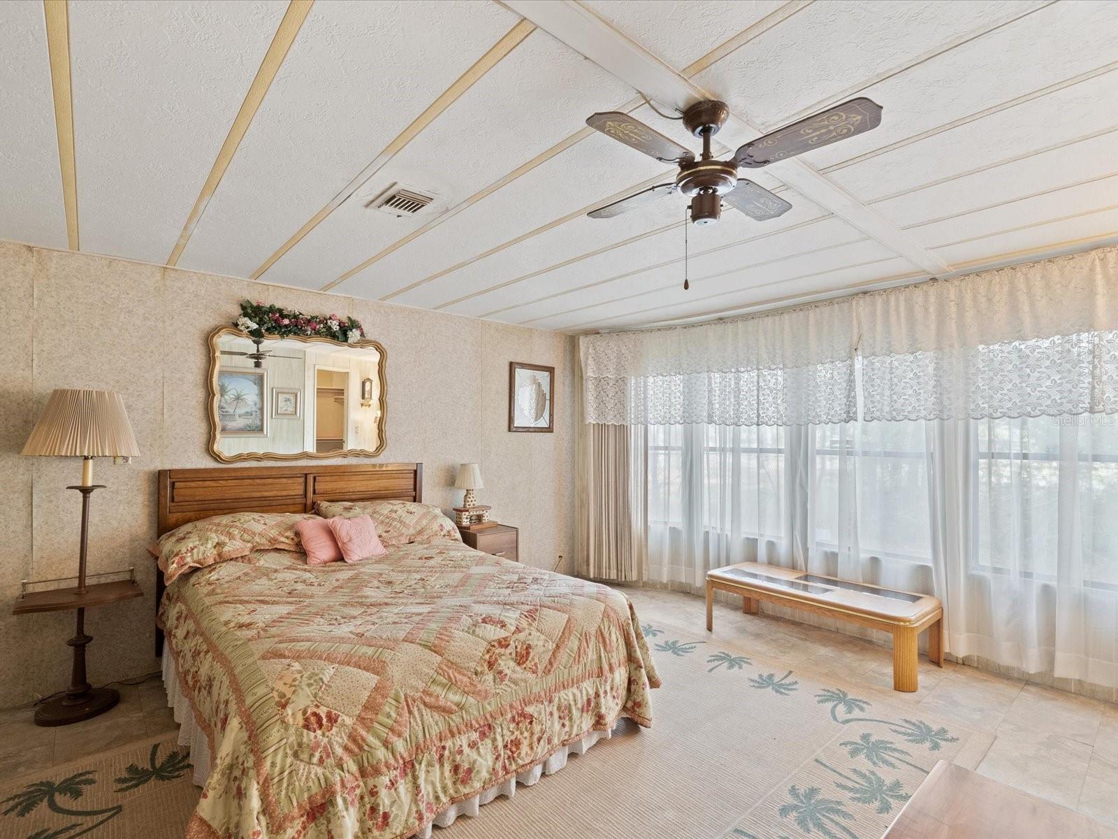 Image 11 of 46 For 17718 Rockledge Avenue